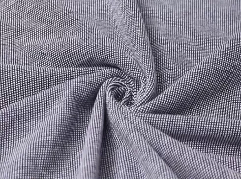 Uravnotežena mešanica naravnega udobja, strukture in zračnosti